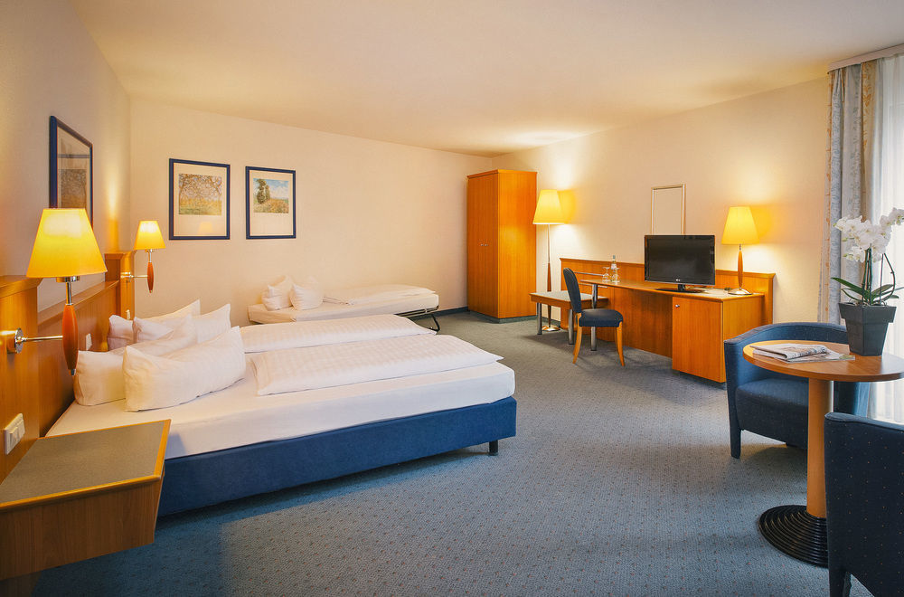 Vienna House Easy By Wyndham 4*