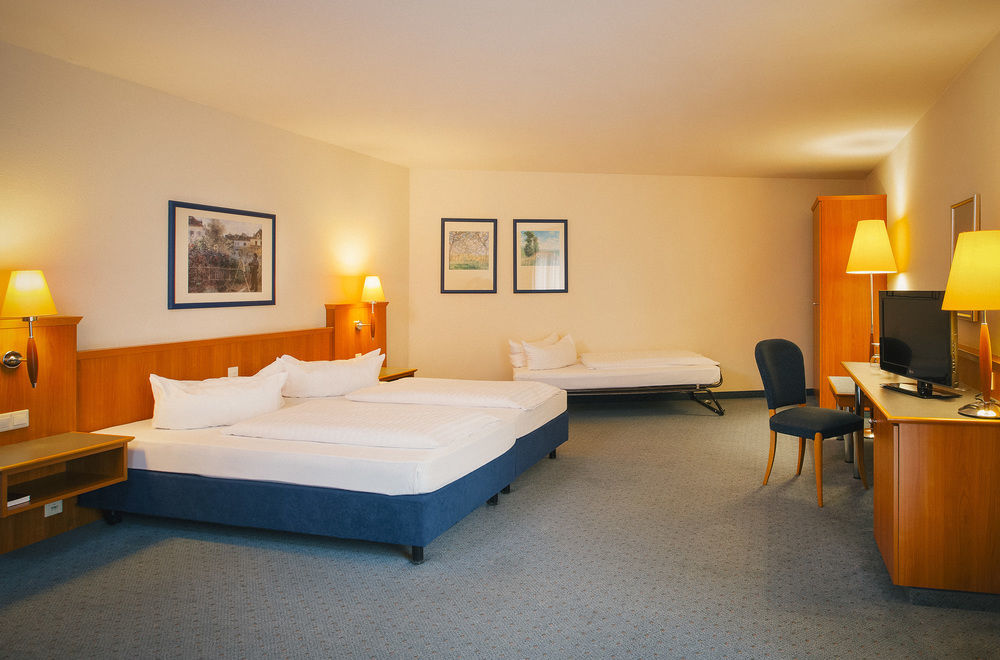 Vienna House Easy By Wyndham Hotel 4*
