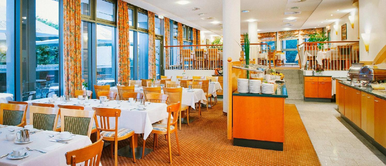 Vienna House Easy By Wyndham Hotel 4*